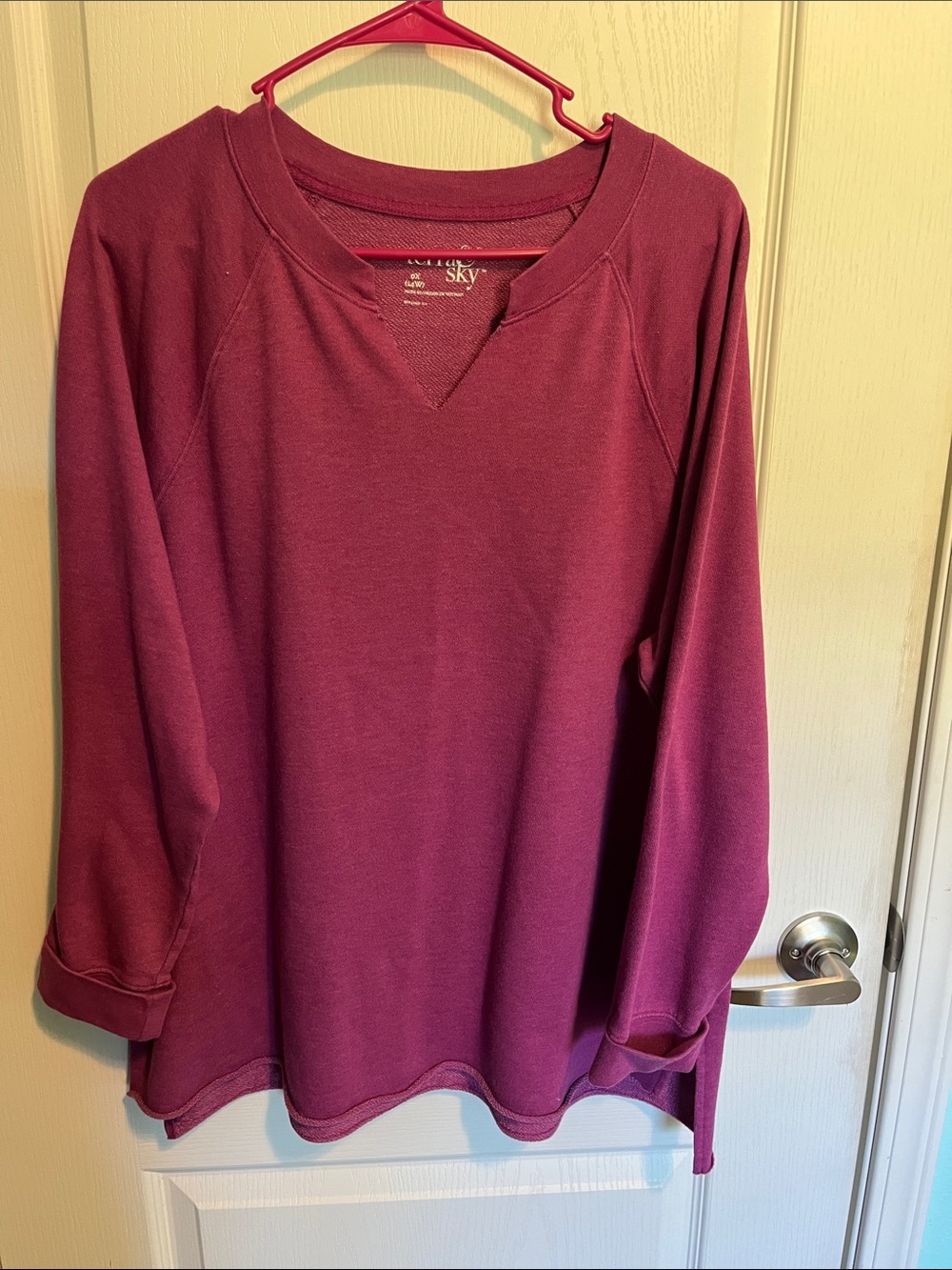 Terra & Sky Plum V-Notch Raglan Pullover